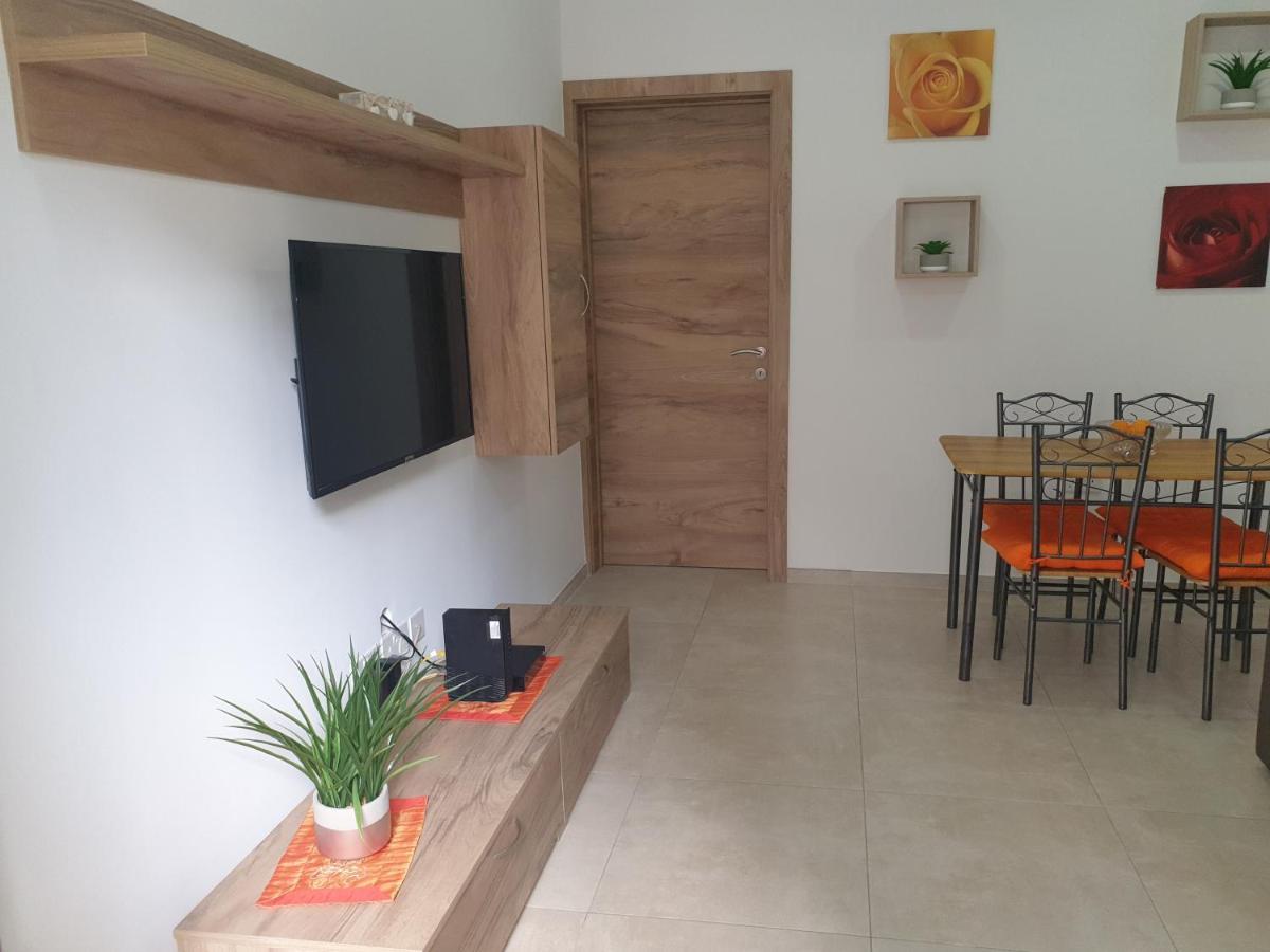 Modern Apartment In Central Bugibba セント・ポールズ・ベイ エクステリア 写真